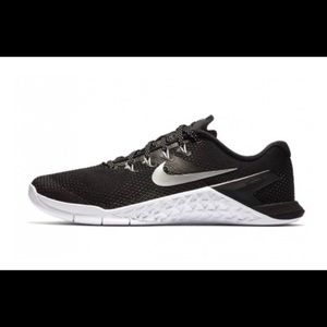 Women’s Nike Metacon 4!
